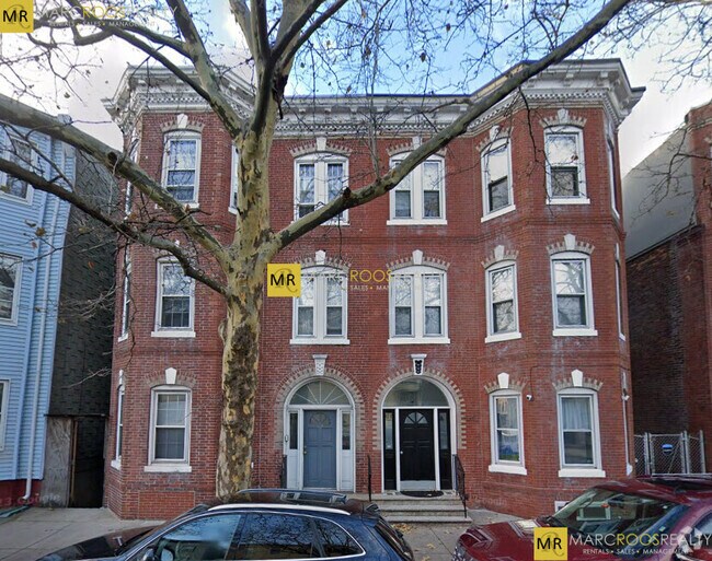 Building Photo - 326 Chelsea St Rental