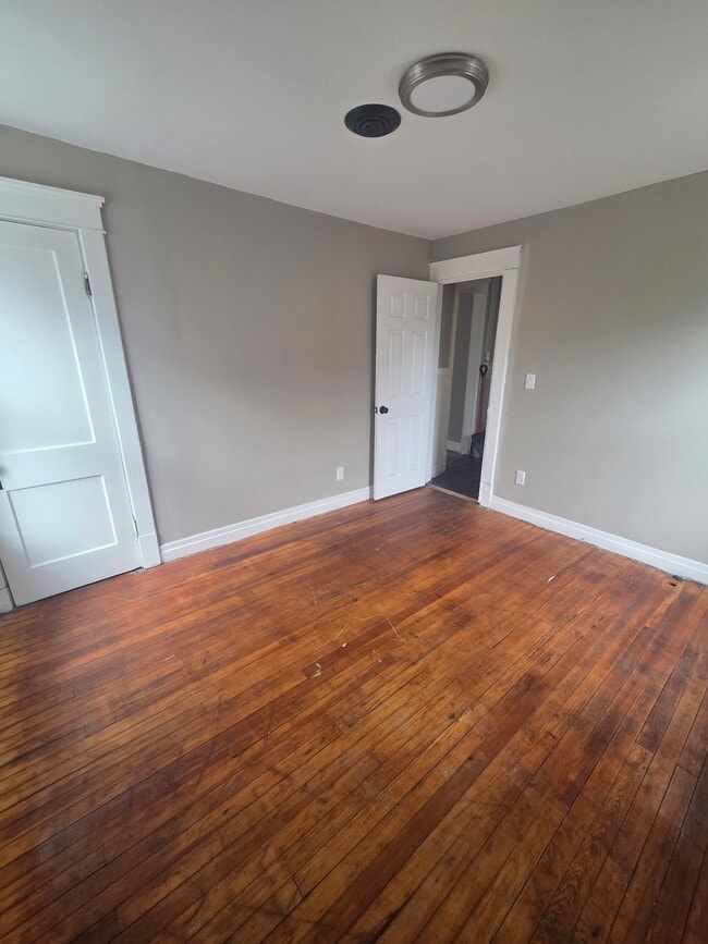 Photo - 398 Dearborn St