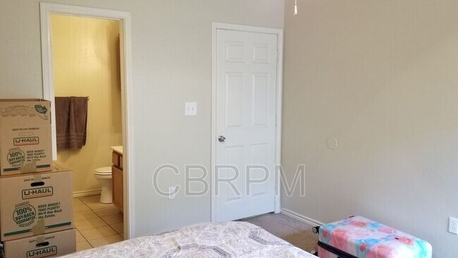 Photo - 910 N Bangor Ave