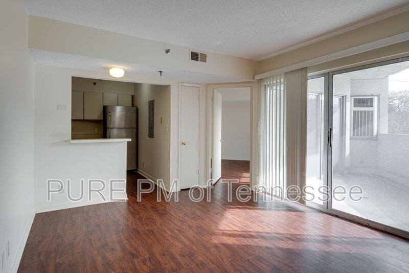 Photo - 900 19th Avenue S