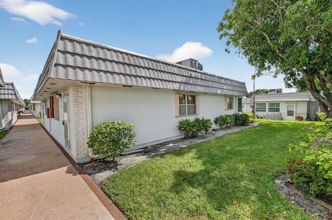 Photo - 94 Valencia C