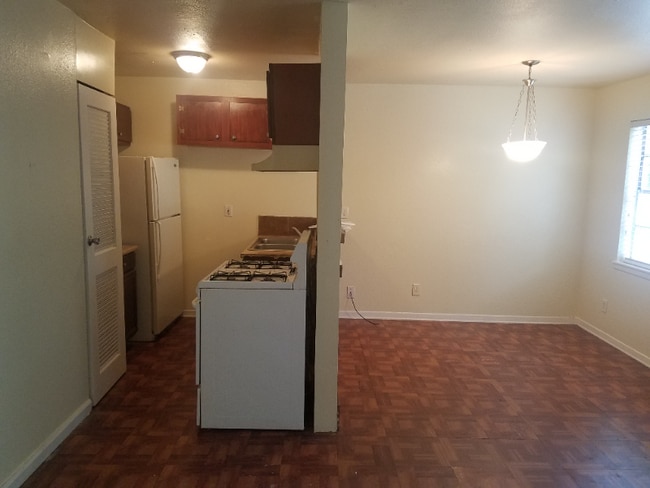 Photo - 3502 Campbell St