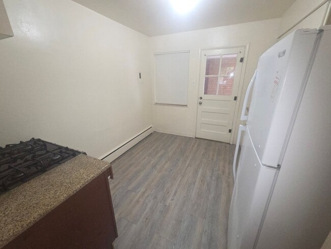 Photo - 2 Bed 1 Bath in Prime Dener Location