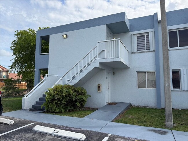 Building Photo - 6205 SW 131st Ct Unit 203