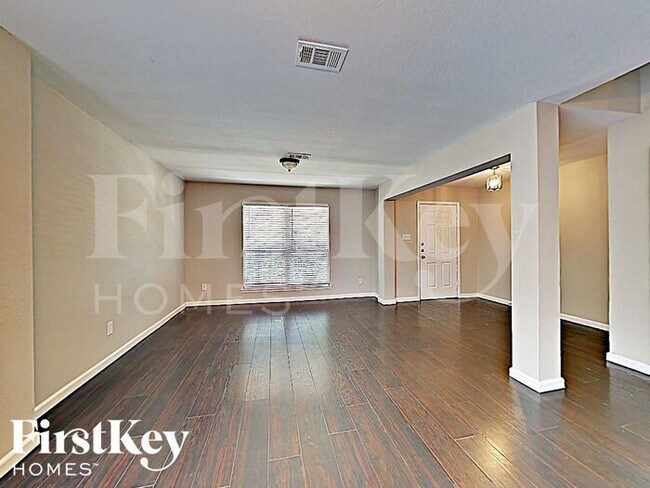 Photo - 724 Bamboo Dr