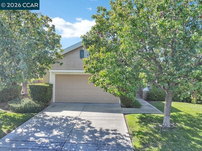 Photo - 567 Quindell Way