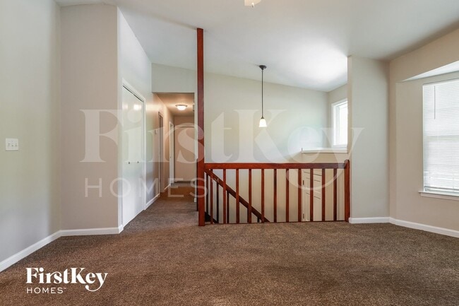 Photo - 1121 Danube Trail NE