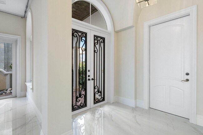 Photo - 549 NE 19th Ave