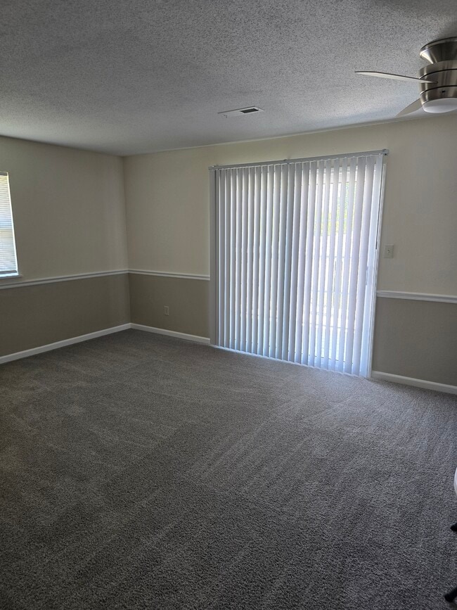Building Photo - 15 Diego Ct Unit B Rental