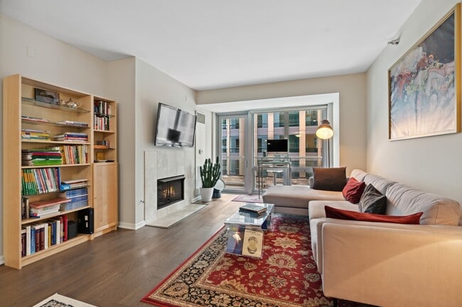 Photo - 160 E Illinois St Unit 1302
