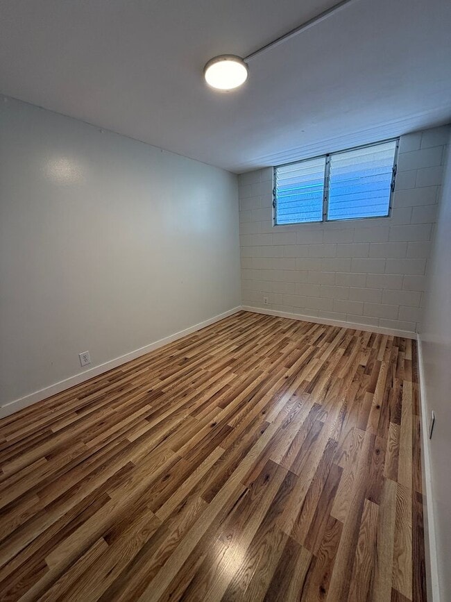 Building Photo - Victoria Towers #401 Unit 401