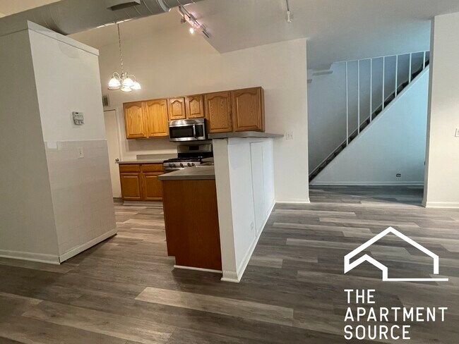 Photo - 1844 W Henderson St Unidad ONE