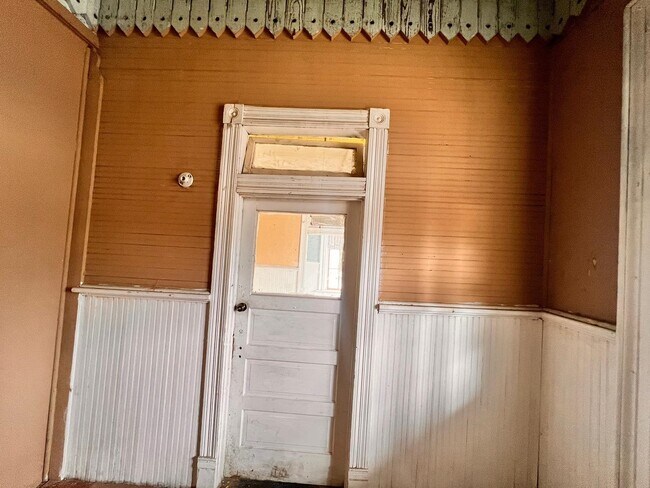 Photo - 520 Davis Ave House