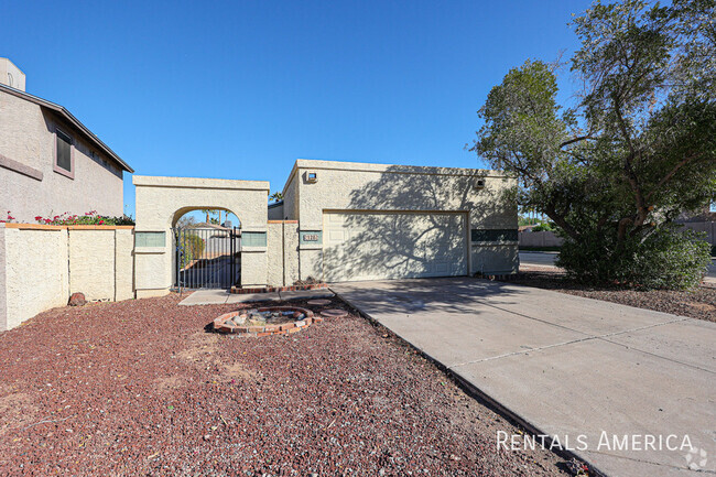 Building Photo - 630 E Jensen St Rental