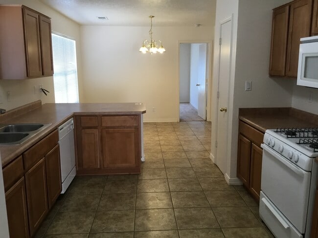 Photo - 1740 Sierra Norte Loop NE