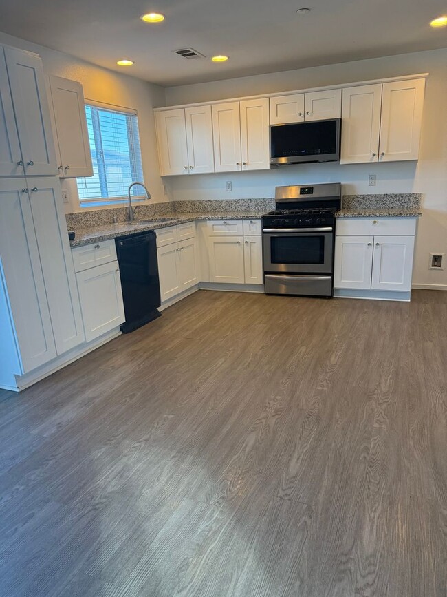 Photo - MOVE-IN -READY