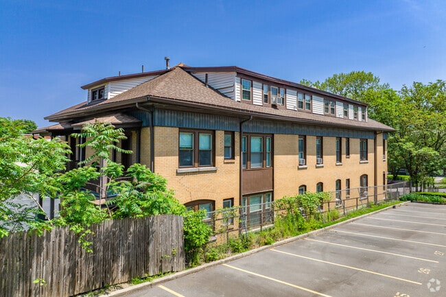 514 Walnut Ave