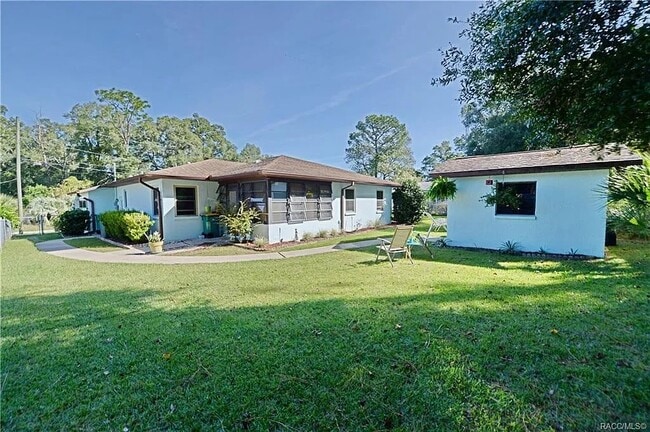 Photo - 215 Daffodil St