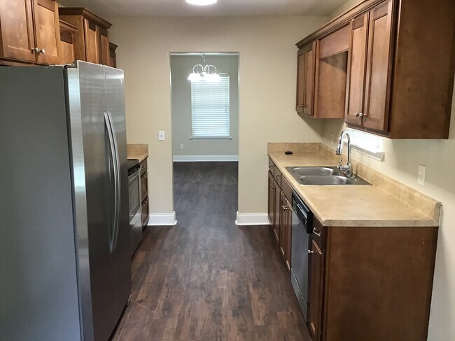 Photo - 130 Crossing Cir