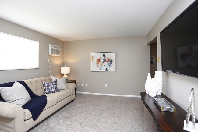 1 BR Executive - Modern