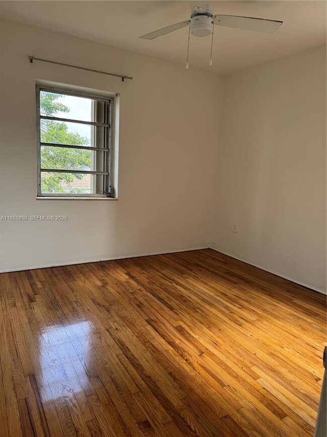 Photo - 1431 SW 37th Ave Unit 4