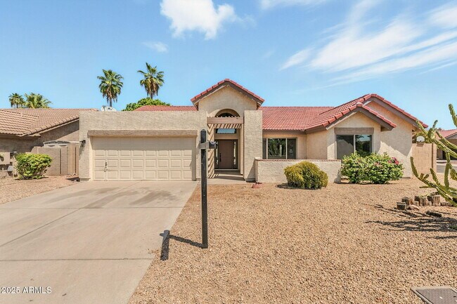 Building Photo - 11128 E Sahuaro Dr Rental