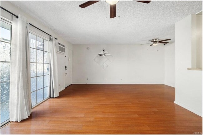 Photo - 20930 Parthenia St