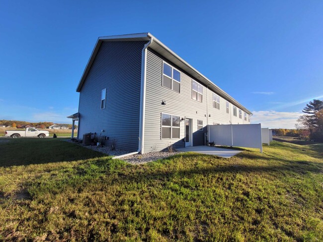 Photo - 1604 Eastside Cir