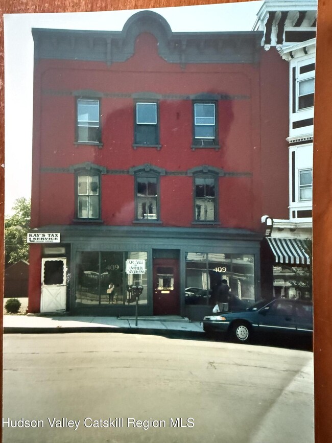 Building Photo - 409 Warren St
