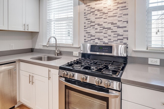 Photo - 39 Rosemont Pl