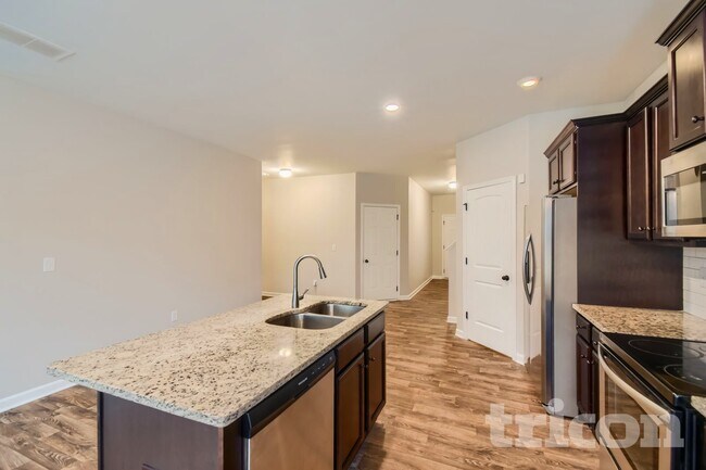 Photo - 281 Magnaview Dr