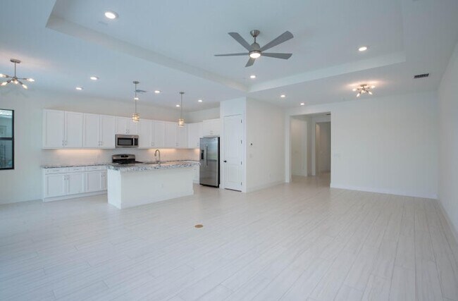 5576 Captiva Ln