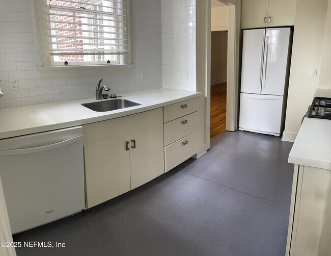 Photo - 1310 N Laura St