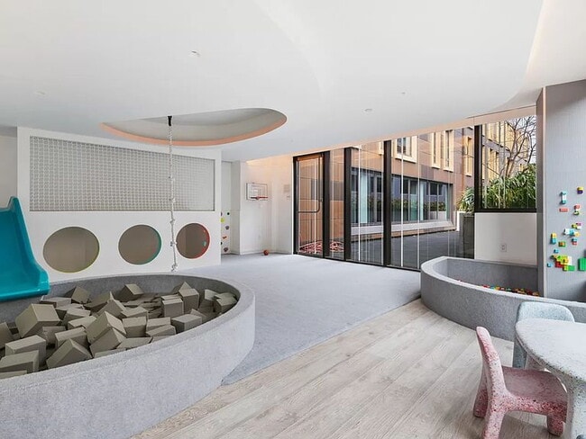 Photo - 130 Furman St