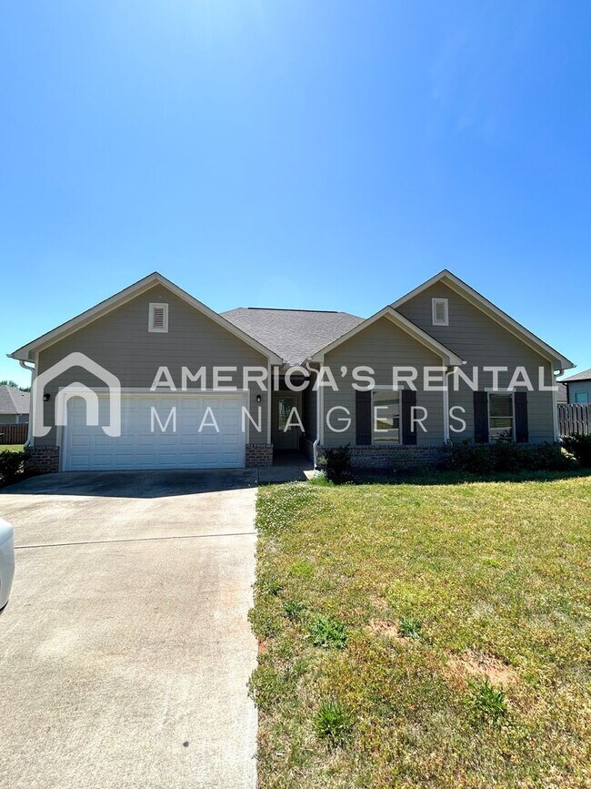 Photo - Bright, Airy Home or Rent in Clanton, AL!!! Available to View!
