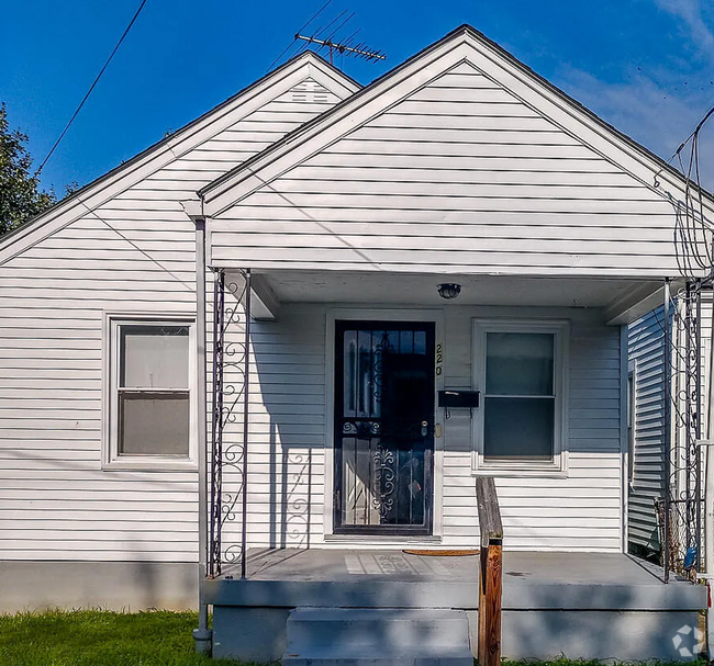 Building Photo - 2BR bungalow Rental