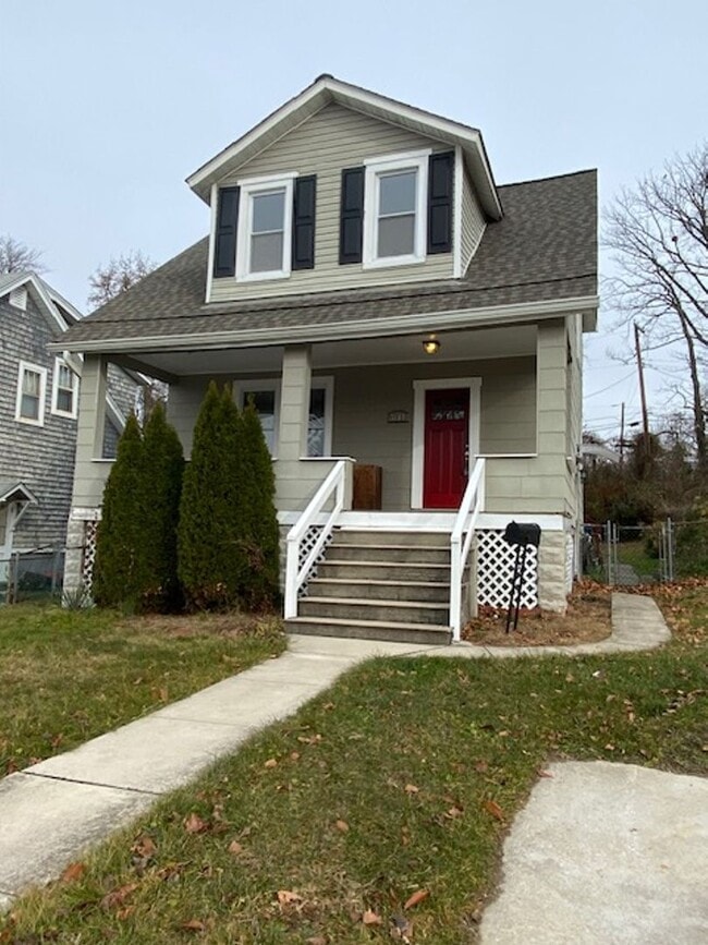 Photo - Gorgeous Parkville 3bd/3ba with 4th bd in Fin Bsmt. CAC! W/D! More! Available 5/15