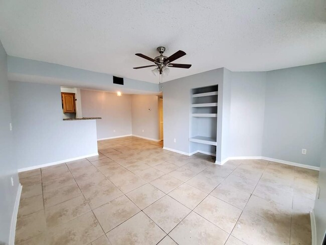 Photo - 455 Alt 19 Unidad #115