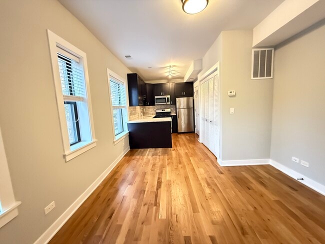 Photo - 2211 W Eastwood Ave