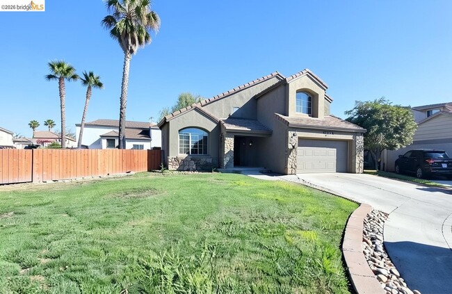 2413 Santa Cruz Ct