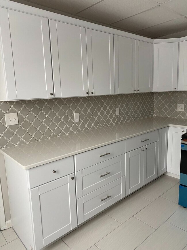 Photo - 820 Main St Unit Left Side