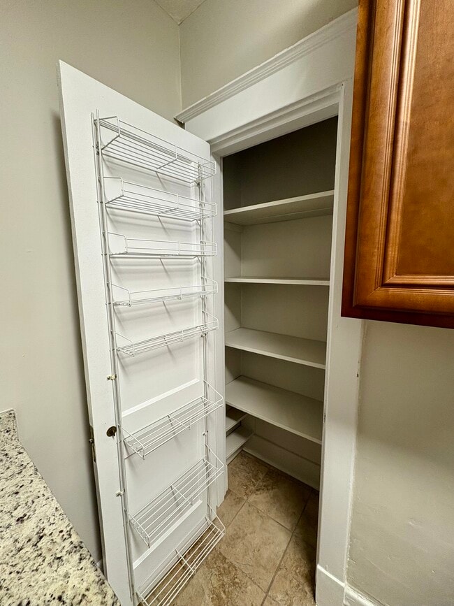 1111-1115 Ray Ave