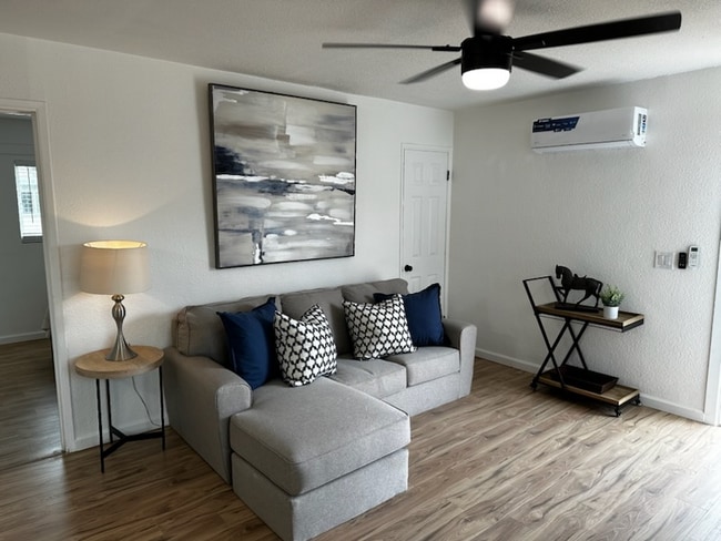 Photo - 1317 E 8th St Unit D - 1317 8th