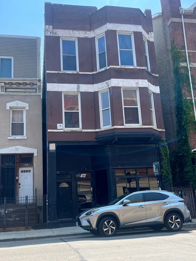 Building Photo - 1637 W North Ave Rental