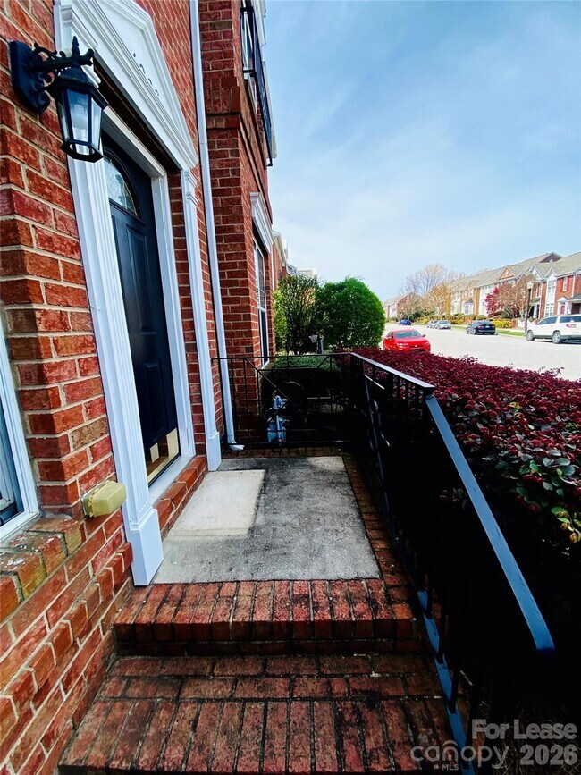 Photo - 6928 Creft Cir