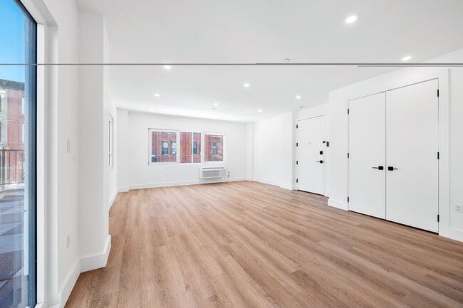 Photo - 28 Spencer Place