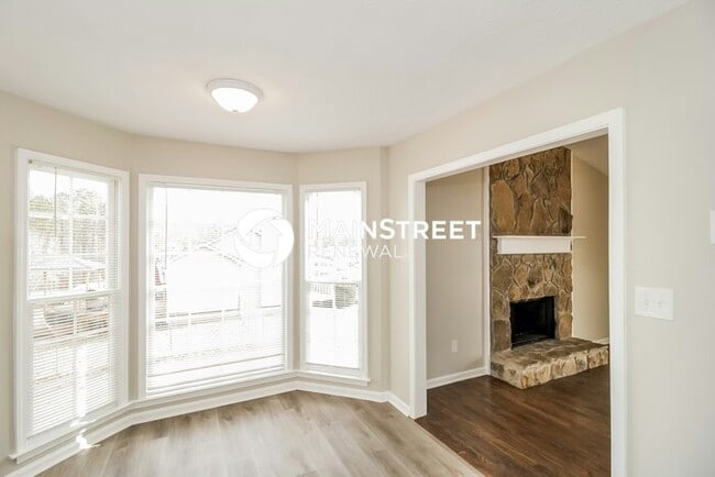Photo - 3 Bedroom Pet-Friendly Home in Powder Springs, GA with Main Street Renewal