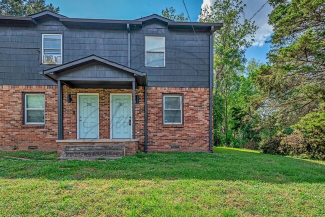 Building Photo - Spring Special (1/2 OFF 1st Month Rent): First Floor One Bedroom Updated Apartment with Laundry H... Unit Bakertown Road 217