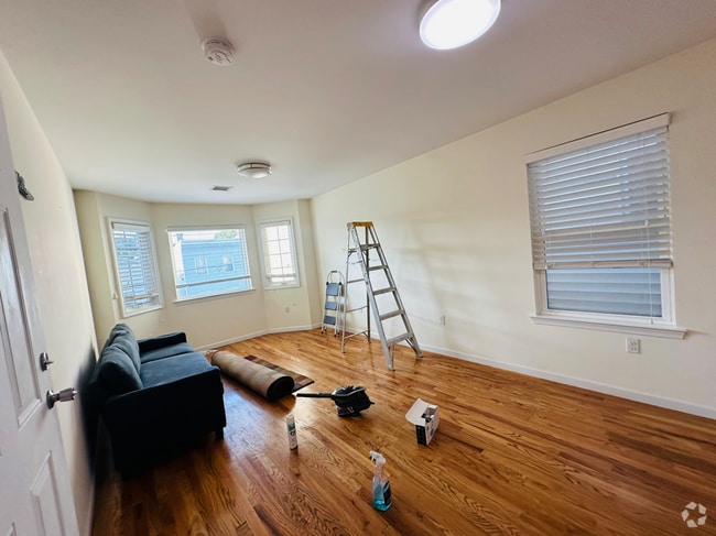 Building Photo - 311 Cross St Unit 2 Rental