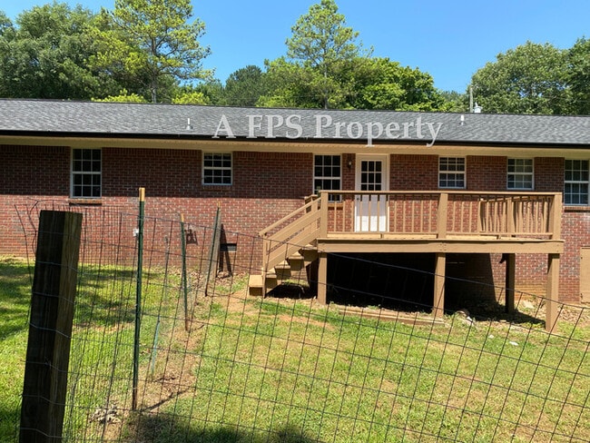 Photo - 184 Pine St SW